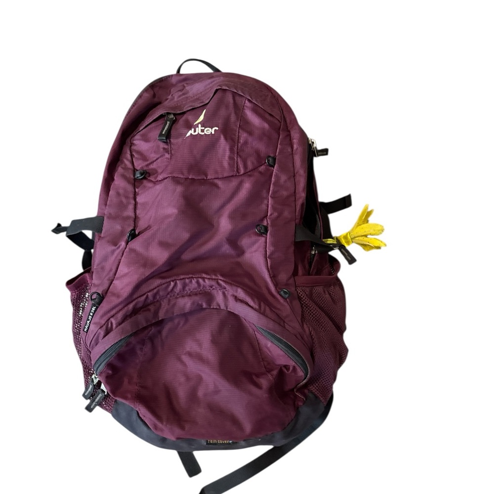 Deuter Navajo 23 SL Purple/Burgundy Hiking Backpack with Rain Cover